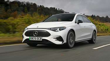 Mercedes CLA — вид спереди в движении